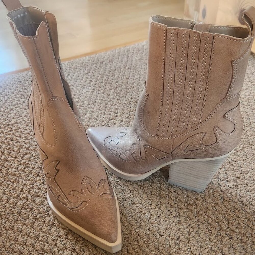 Dolce Vita Western Women's Boots - Taupe with Embroidery Details
